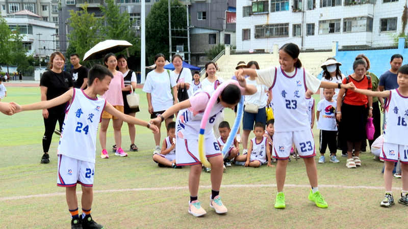 通过多样化, 认识到许多