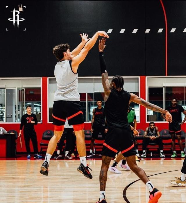 Ocal, 新的控球后, 之急